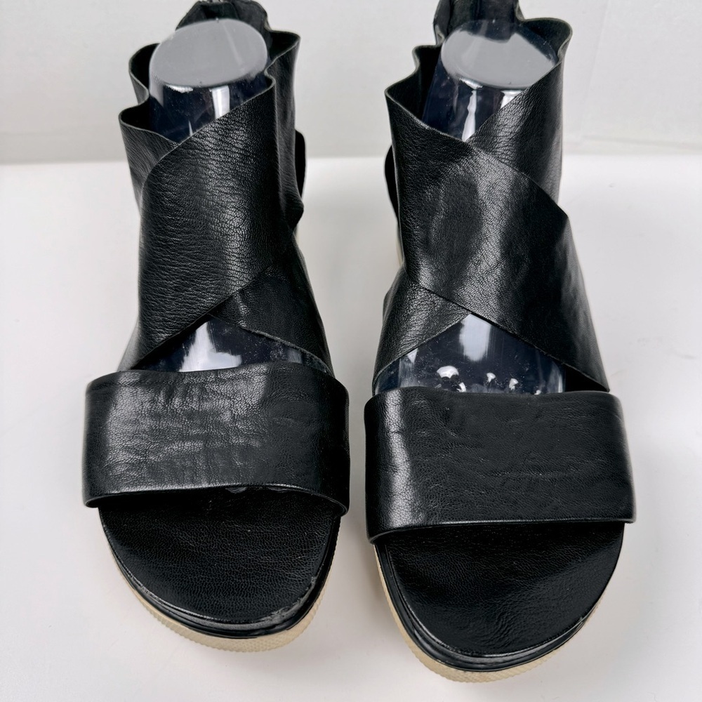 Eileen Fisher-Sport Wide Strap Leather Back Zipper Sandals